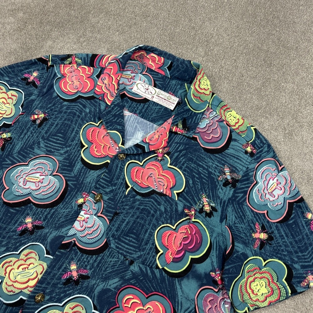 Bayou Wear Jazz Fest Music Shirt Mens Medium Button Up Camp Rayon Bees Abstract